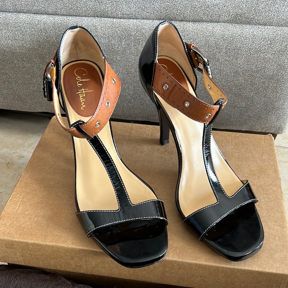 Cole Haan Nike Air. Size 9B. Black patent leather sandal with brown strap